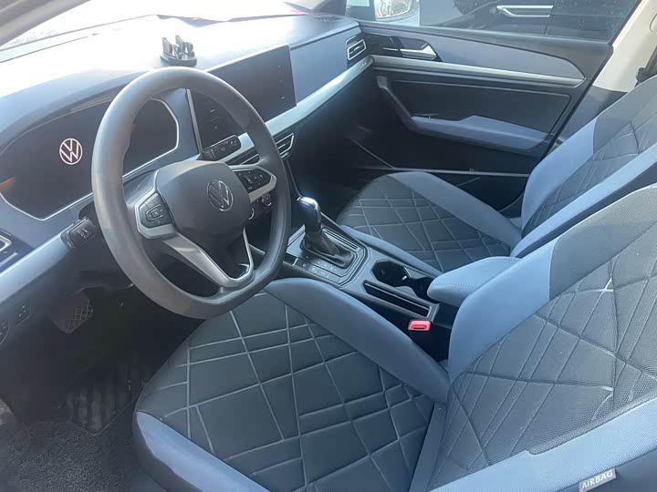 Фото 8 - Volkswagen Lavida