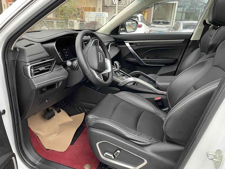 Фото 4 - Geely Atlas