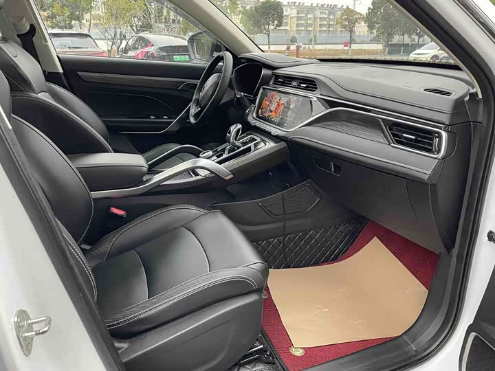 Фото 5 - Geely Atlas