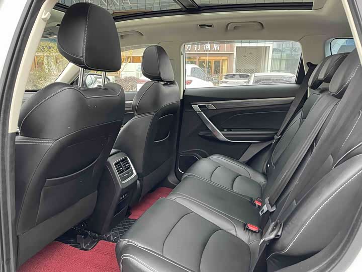 Фото 6 - Geely Atlas