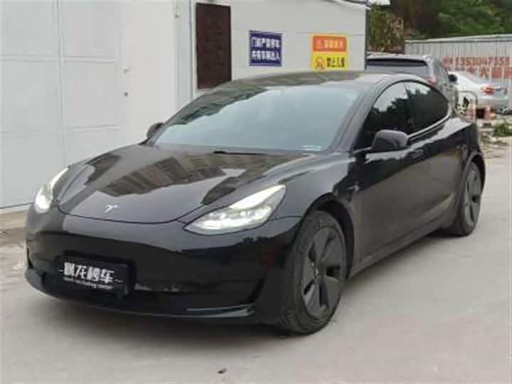 Фото 1 - Tesla Model 3