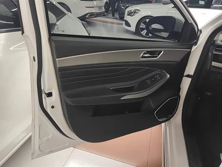 Фото 7 - Chery Omoda S5 (Arrizo 5 Plus)