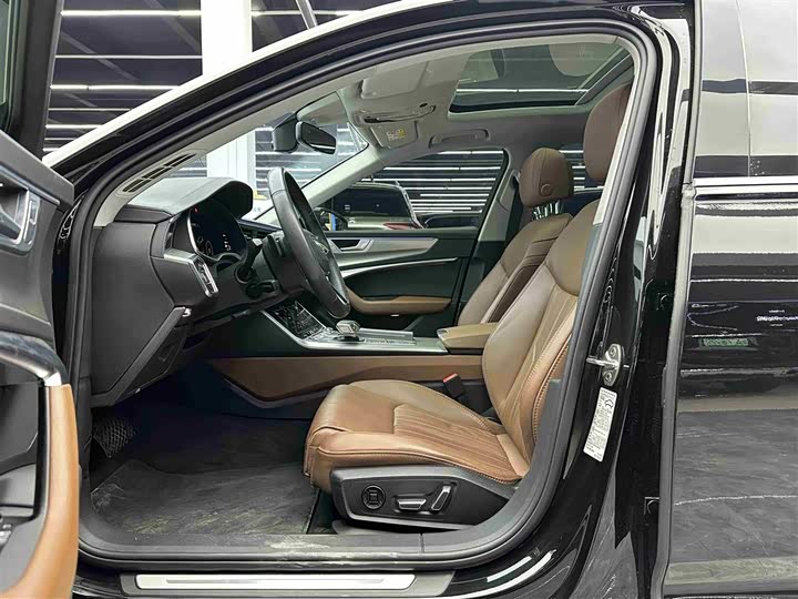 Фото 6 - Audi A6L