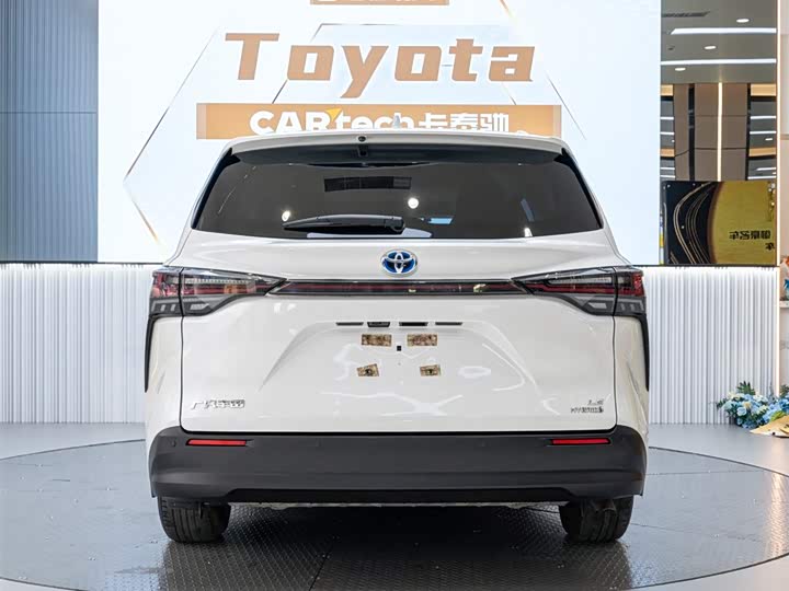 Фото 5 - Toyota Sienna