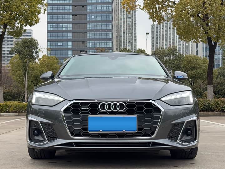 Фото 1 - Audi A5