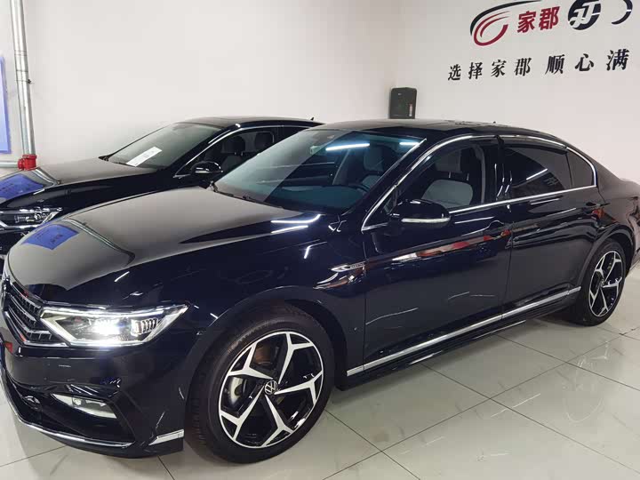 Фото 1 - Volkswagen Magotan