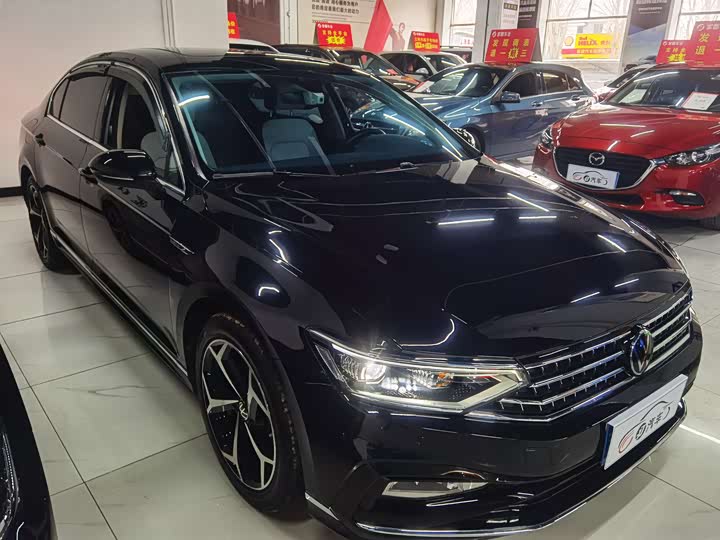 Фото 2 - Volkswagen Magotan