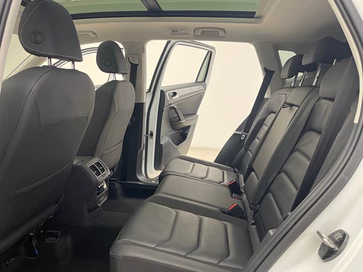 Фото 9 - Volkswagen Tayron