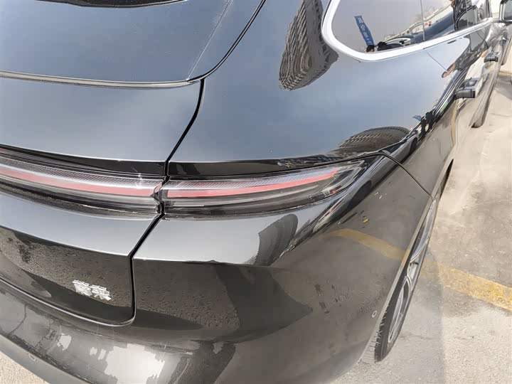 Фото 8 - Nio ET5T