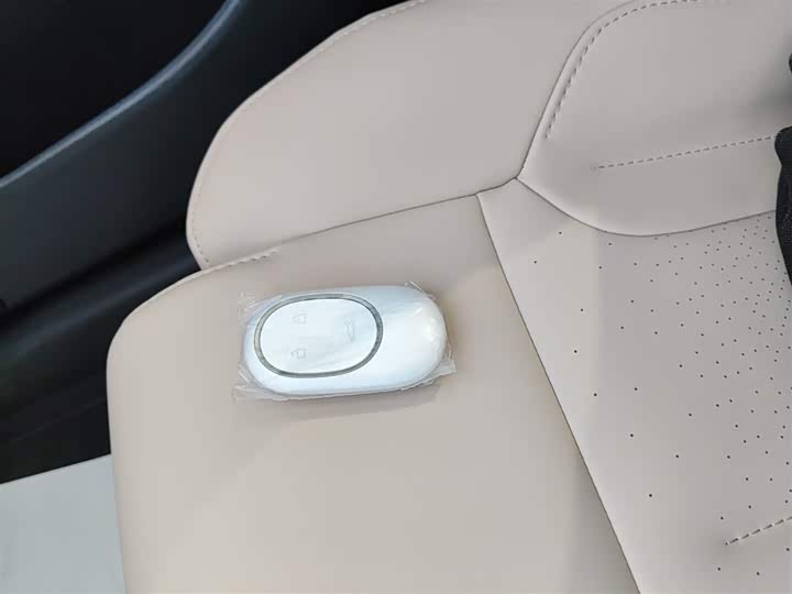 Фото 9 - Nio ET5T