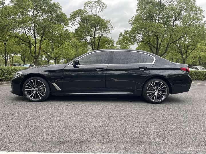 Фото 3 - BMW 5 Series