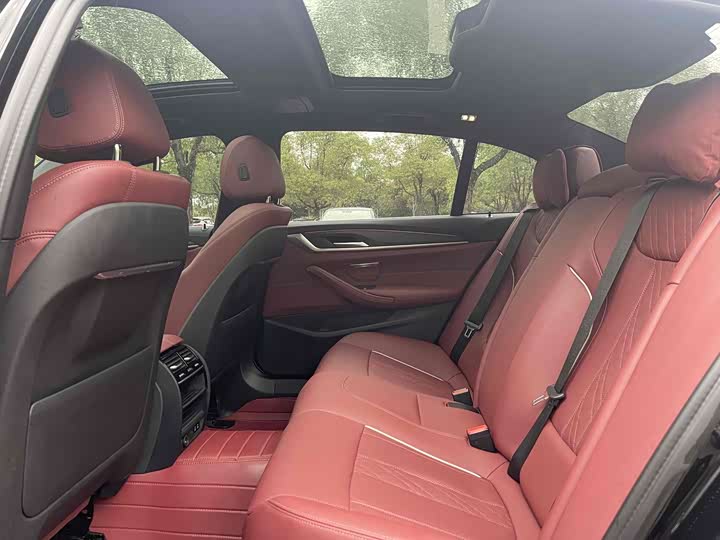 Фото 5 - BMW 5 Series