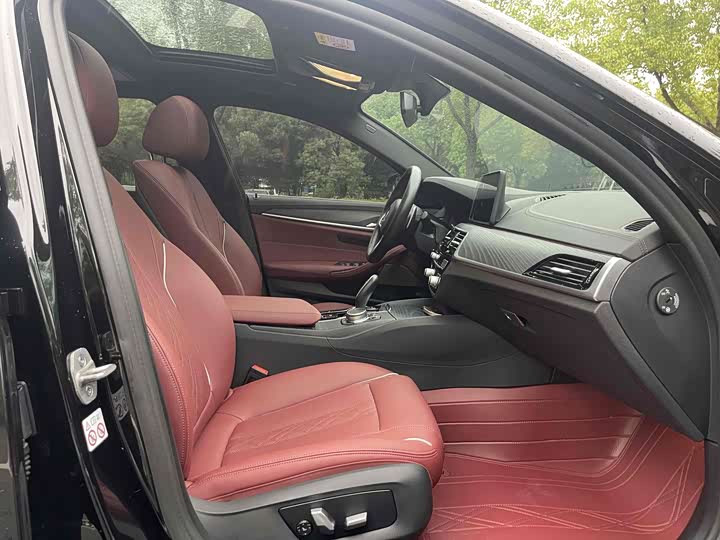 Фото 6 - BMW 5 Series