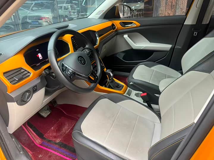 Фото 9 - Volkswagen T-Cross