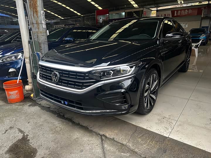 Фото 1 - Volkswagen Passat