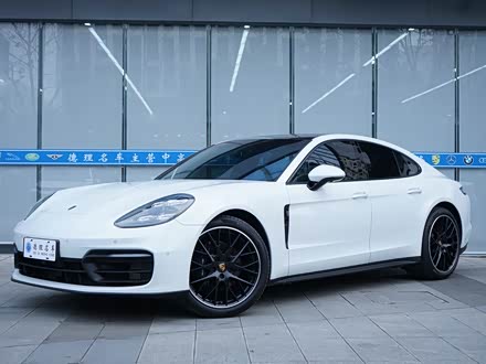 Фото 1 - Porsche Panamera