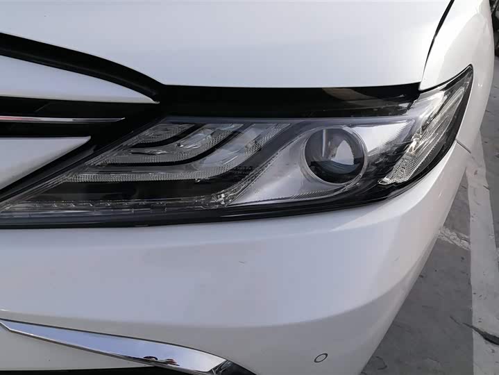 Фото 5 - Toyota Camry