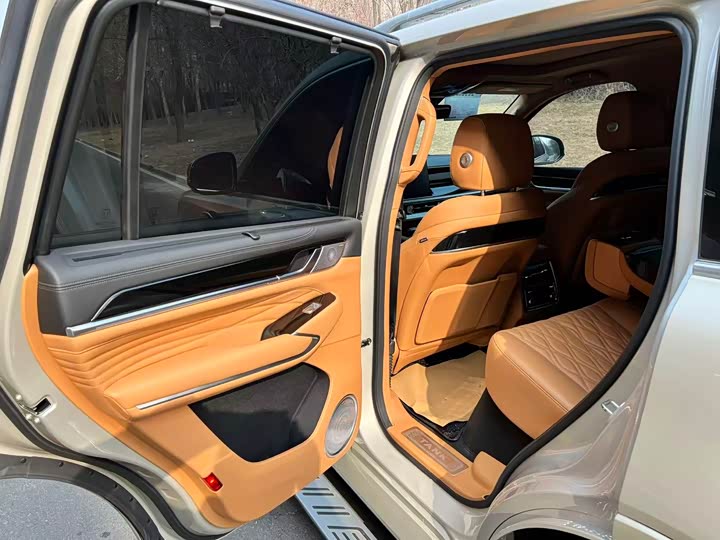 Фото 5 - Tank 500 Hybrid