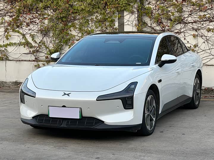 Фото 1 - XPeng Mona M03