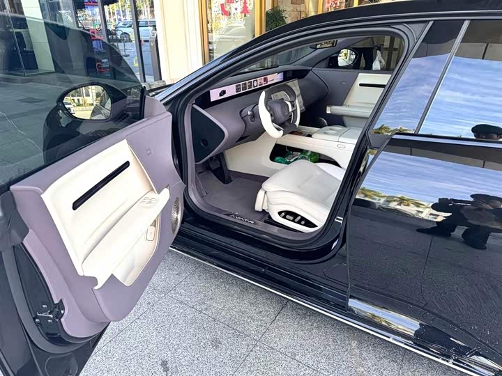 Фото 3 - Avatr 06