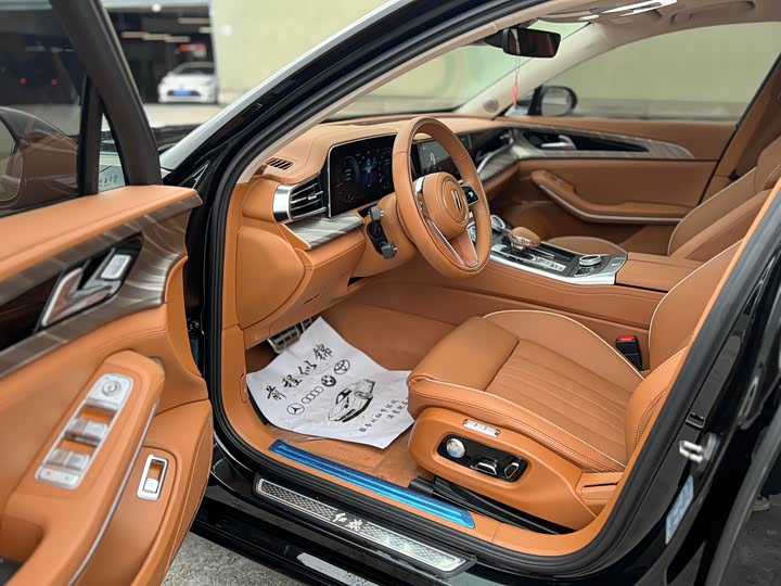 Фото 6 - Hongqi H9