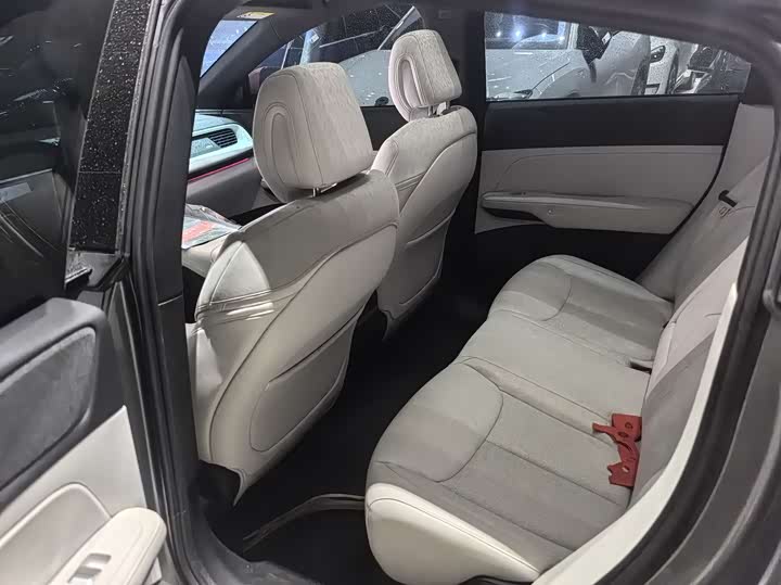 Фото 2 - XPeng G6