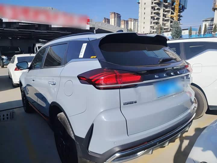 Фото 5 - Geely Atlas