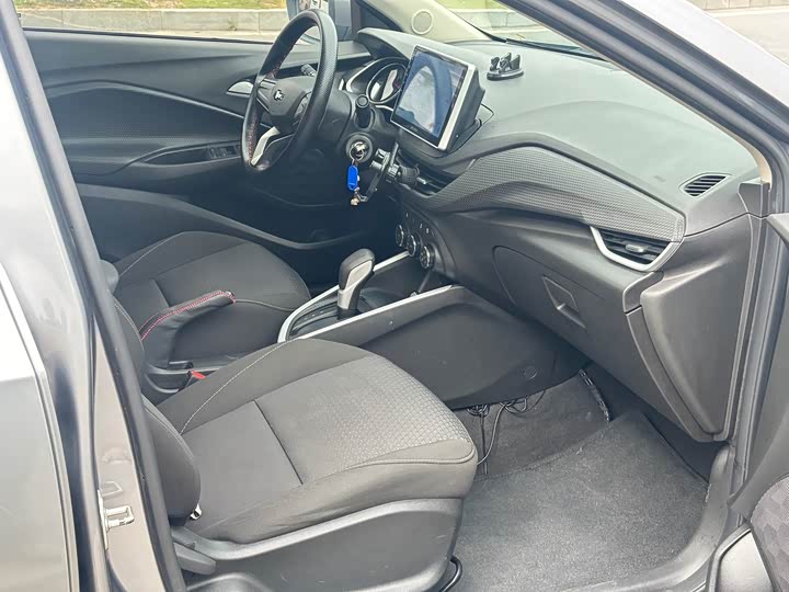 Фото 5 - Chevrolet Onix (Cavalier)