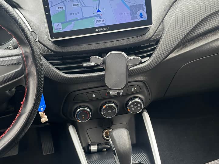 Фото 7 - Chevrolet Onix (Cavalier)