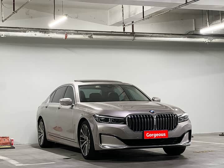 Фото 3 - BMW 7 Series