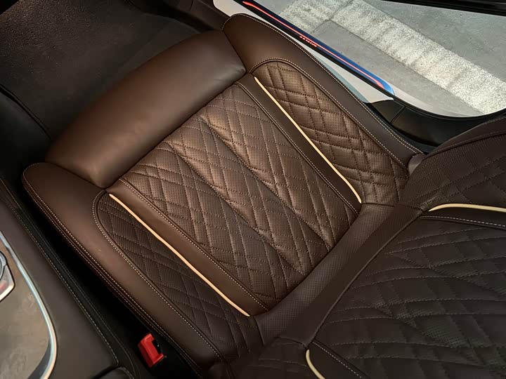 Фото 9 - BMW 7 Series