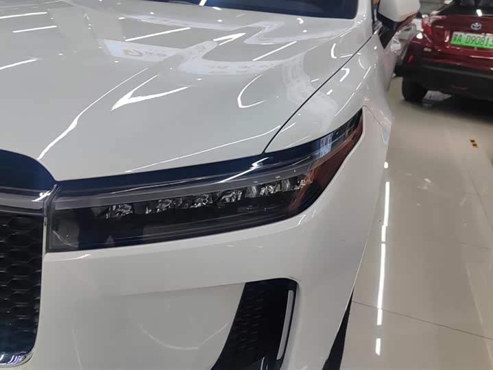 Фото 5 - LiXiang One