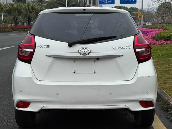 Фото 3 - Toyota Vios FS