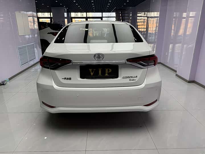 Фото 3 - Toyota Corolla