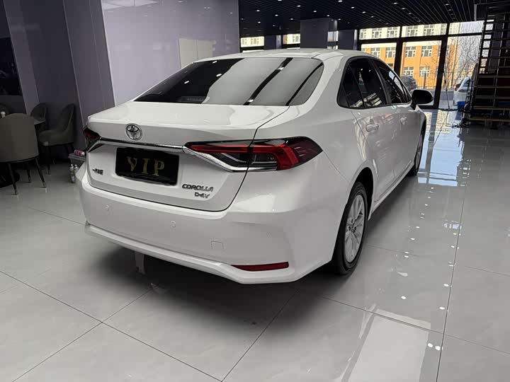 Фото 4 - Toyota Corolla