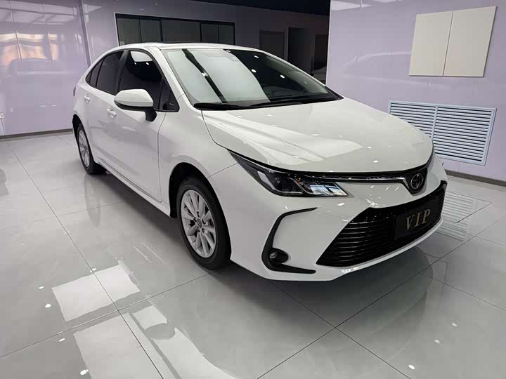 Фото 5 - Toyota Corolla