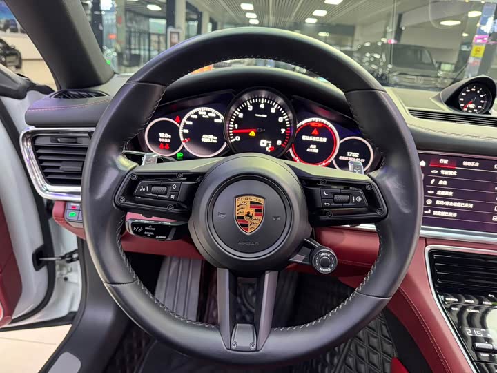 Фото 7 - Porsche Panamera