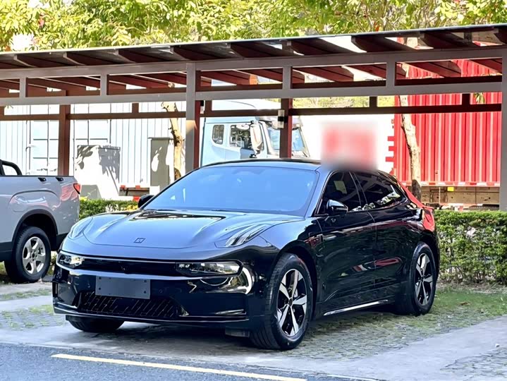 Фото 2 - Zeekr 001