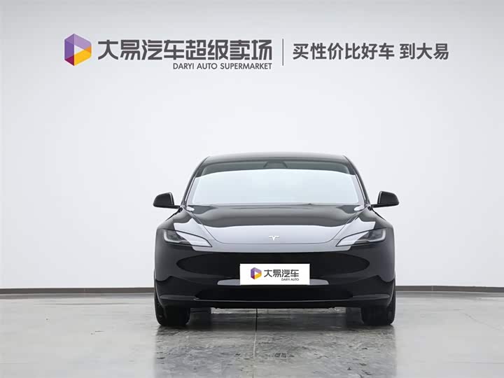 Фото 2 - Tesla Model 3