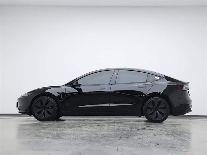 Фото 5 - Tesla Model 3