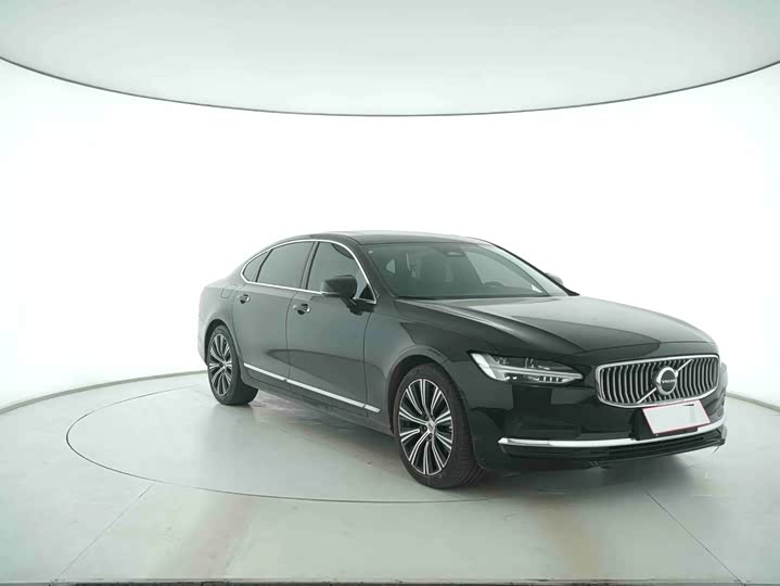 Фото 2 - Volvo S90