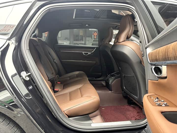 Фото 6 - Volvo S90