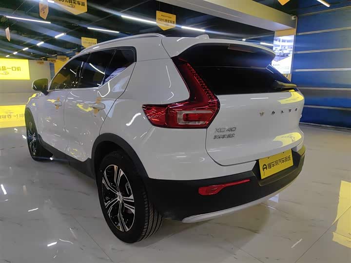 Фото 5 - Volvo XC40