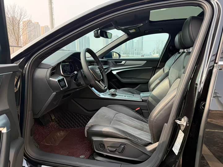 Фото 4 - Audi A6L