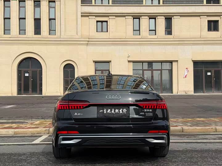 Фото 8 - Audi A6L