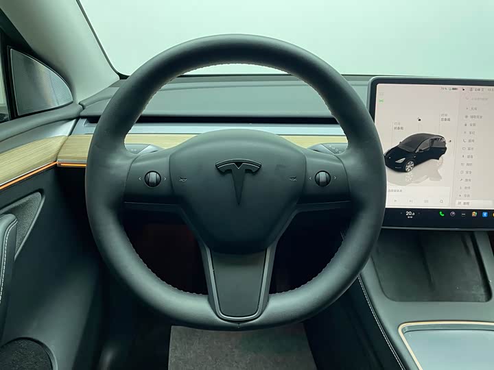 Фото 9 - Tesla Model Y