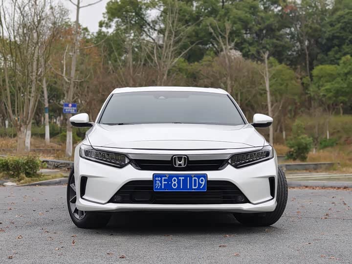 Фото 2 - Honda Inspire