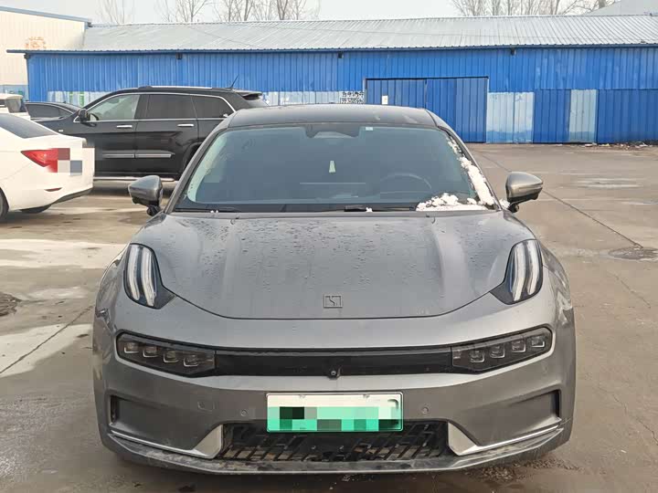 Фото 2 - Zeekr 001