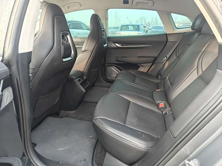 Фото 7 - Zeekr 001