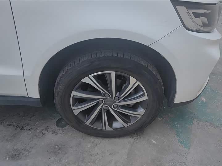 Фото 6 - Geely Vision X6